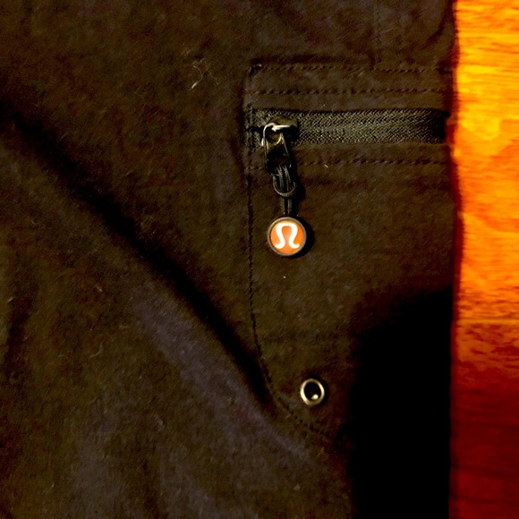 Lululemon shorts - Picture 3 of 4